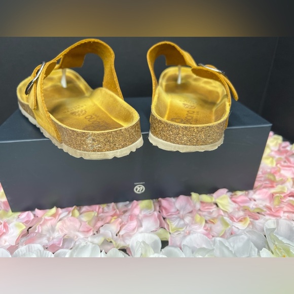 Yokono Yellow Suede Sandals, super cute size 38 - Picture 3 of 9